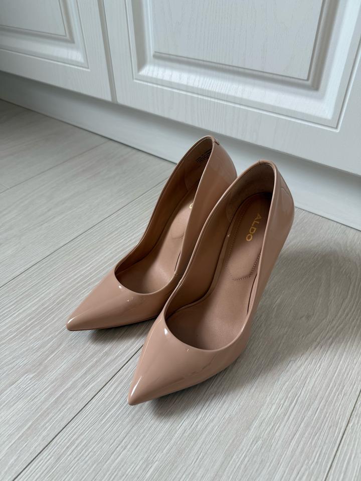 Бежевые туфли ALDO