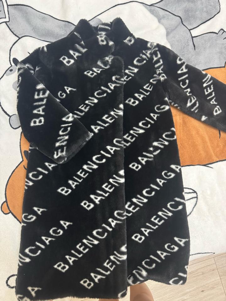 Детская шуба Balenciaga