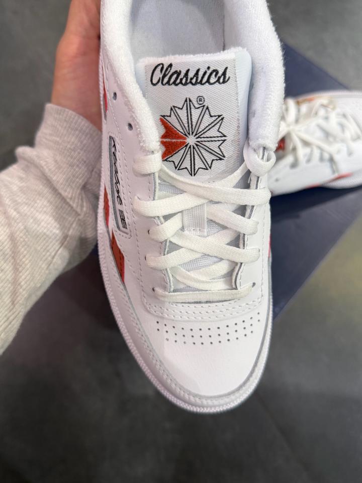 Женские кроссовки Reebok