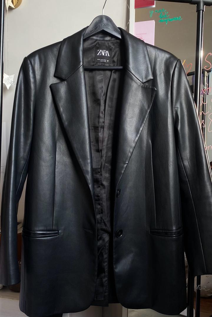 Кожаный пиджак от ZARA