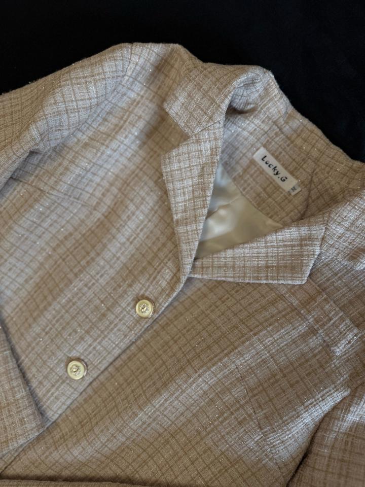 Бежевый женский пиджак