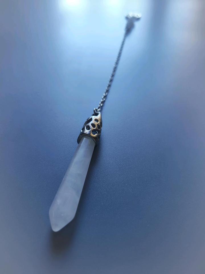 Маятник из натурального камня кварца🤍