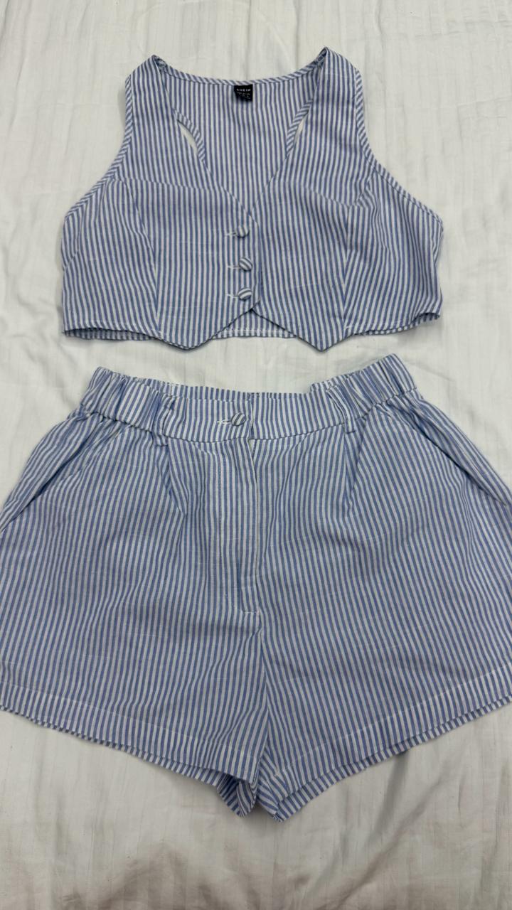 Двойка топик и шорты от Shein , размер XS