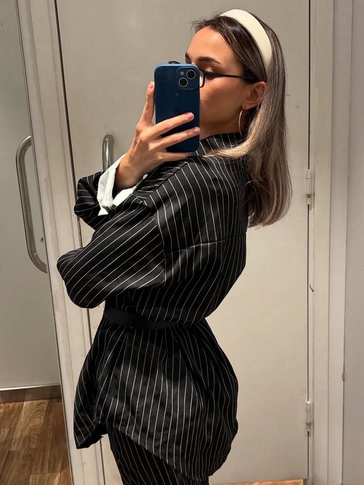 Двойка в белую полоску