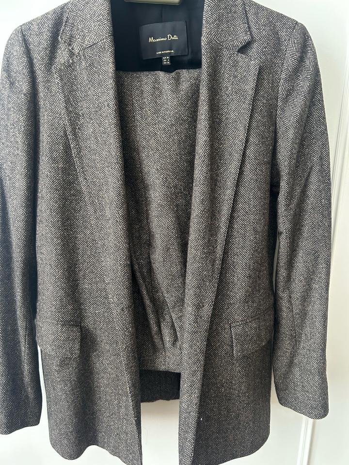 Продам костюм Massimo dutti