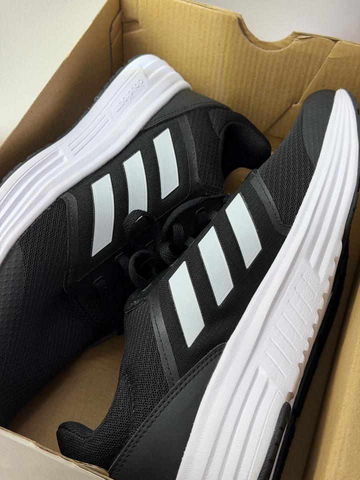 Adidas муж кроссы