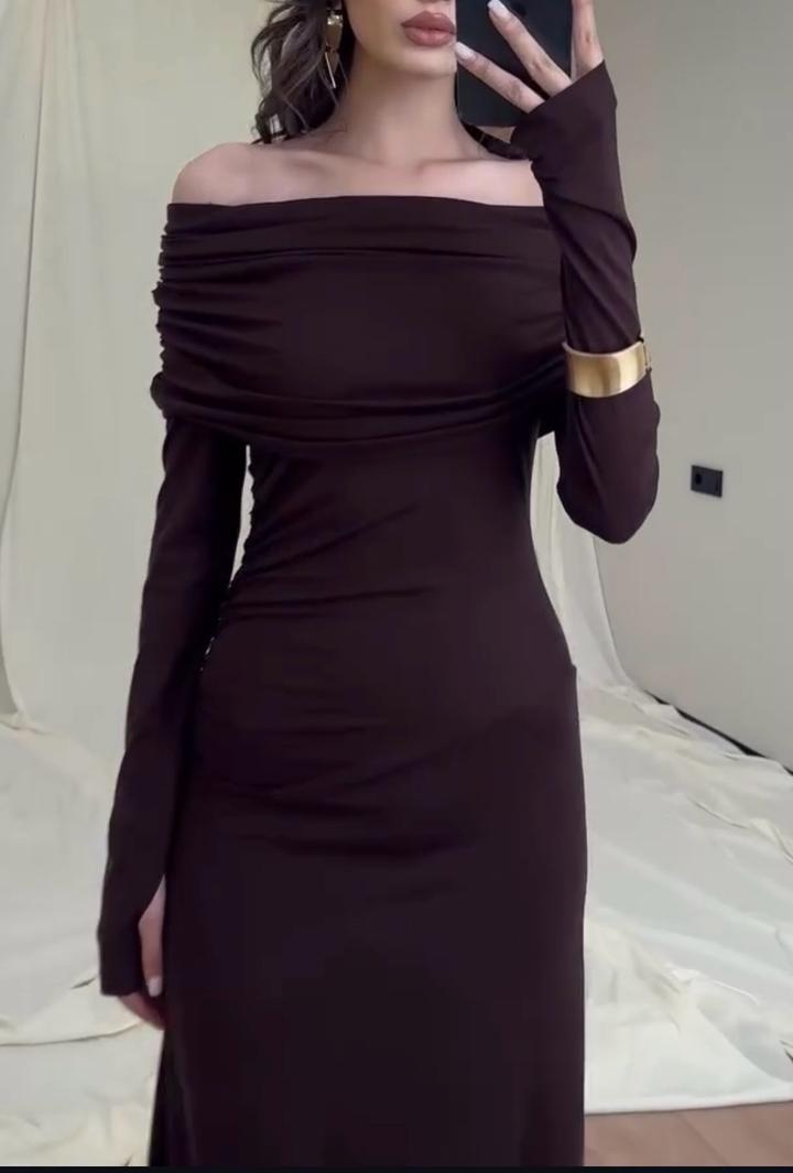 Трикотажное коричневое платье