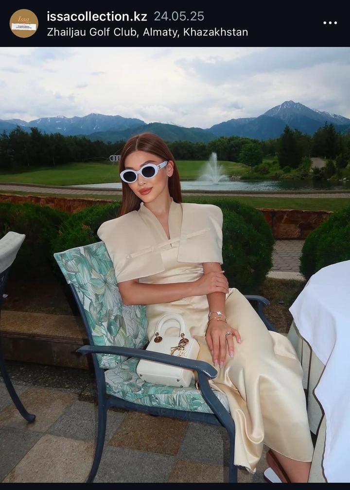 Платье от Issa Collection