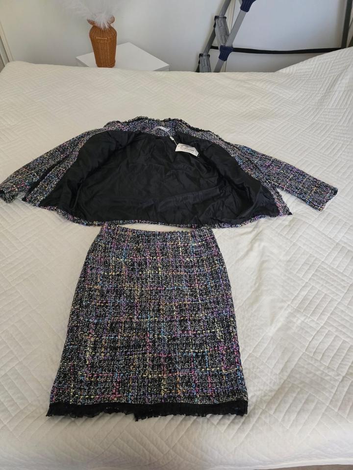 Костюм твидовый новый