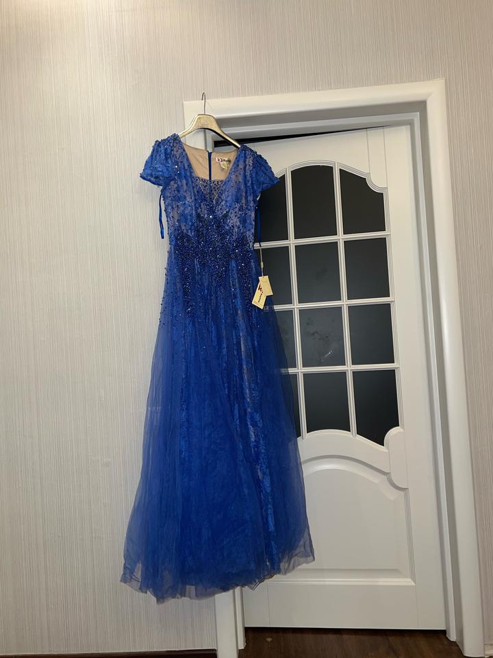 Вечернее платье