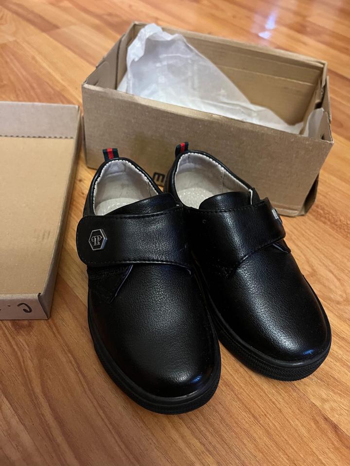 Детские кожаные туфли (закрытые сандалии)