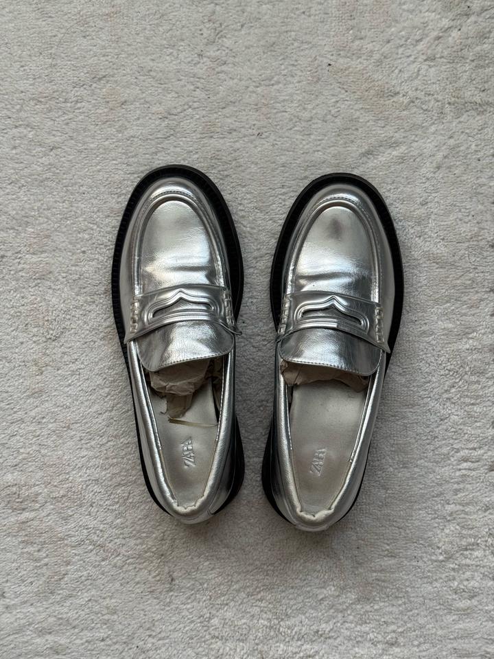 Лоферы Zara