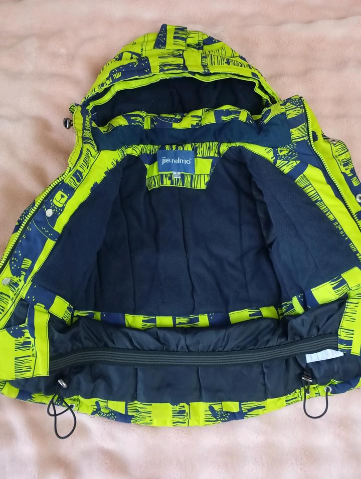 Продам зимнюю куртку со штанами