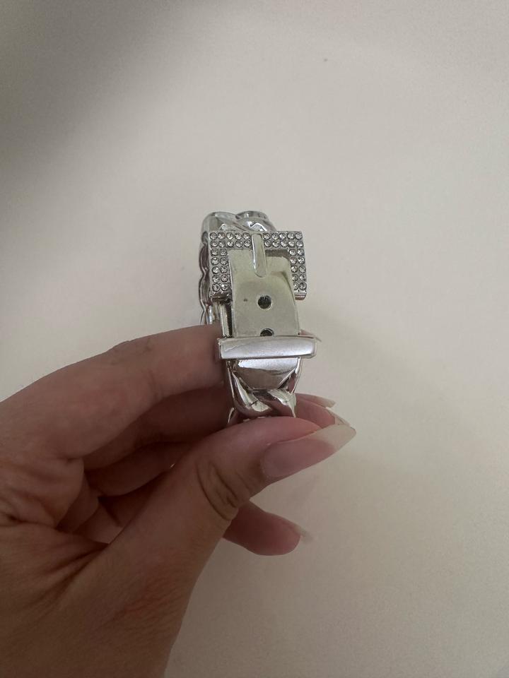 Массивный браслет с пряжкой под серебро
