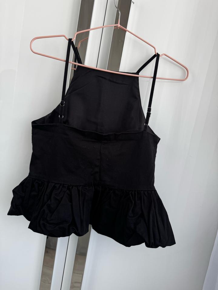 Топ с открытой спинкой