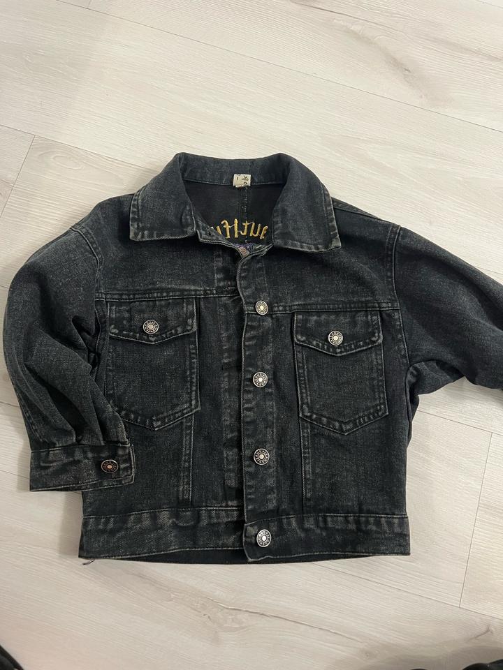 Джинсовая куртка