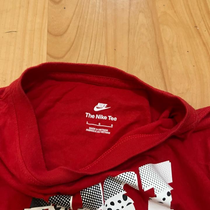 футболка Nike
