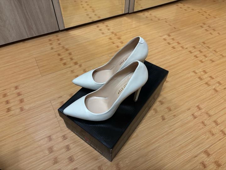 Туфли бежевые кожаные