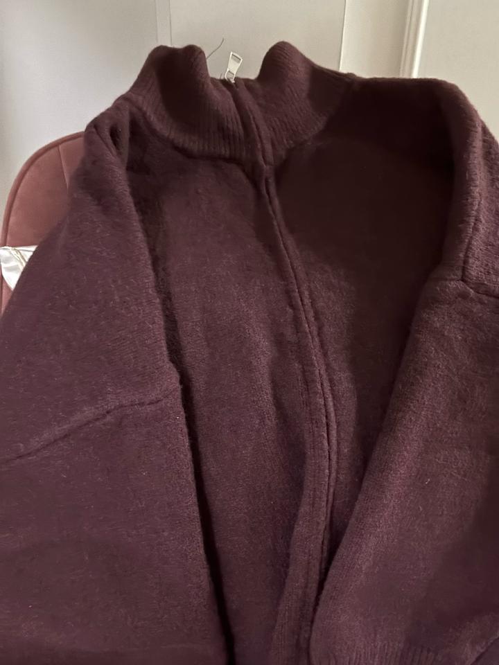 Кофта на замке