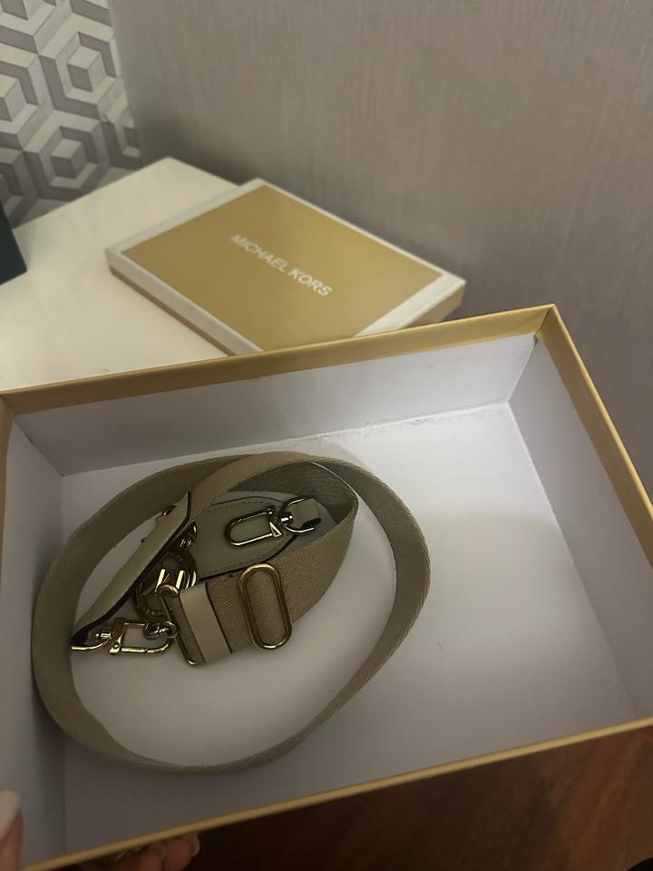 Белая сумочка Michael Kors