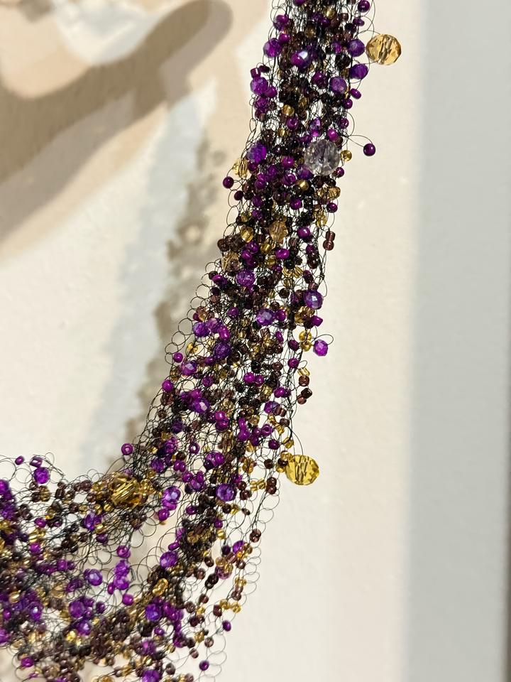 Колье из кристаллы и бисера ручной работы цвет аметист