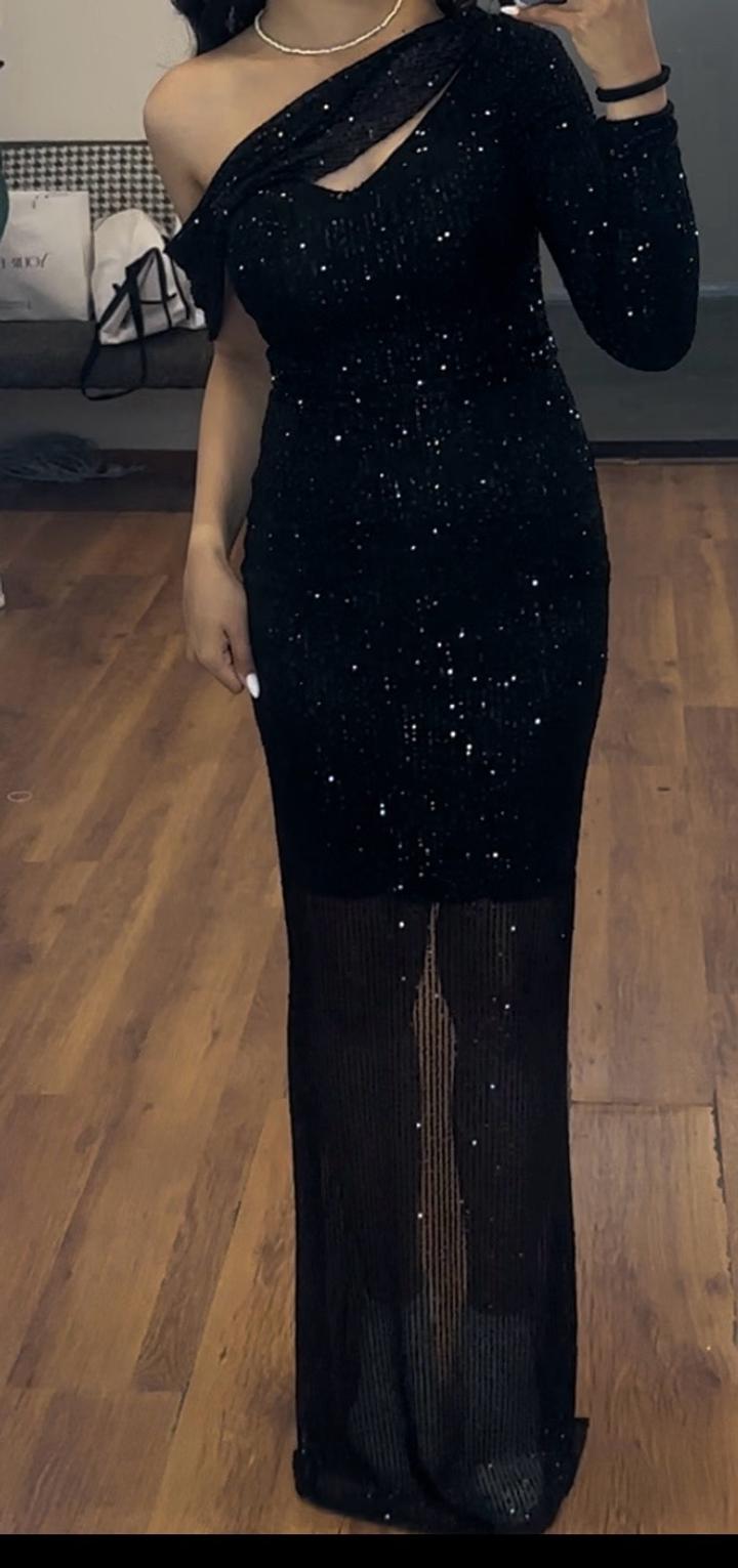 Черное платье