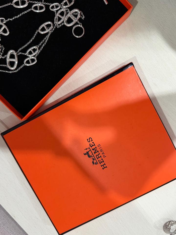 Сотуар под Hermes