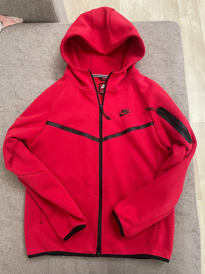 Новый зип худи от Nike