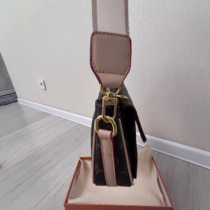 ✨ Louis Vuitton Crossbody ✨