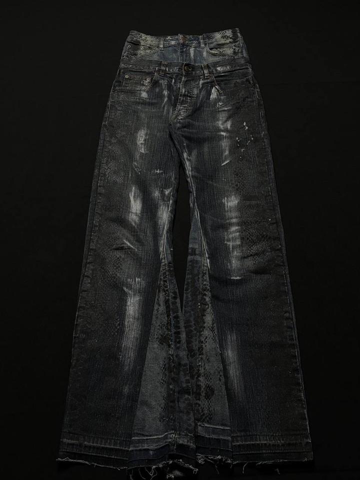 Джинсы с двойной талией и змеиным принтом