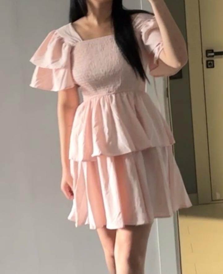 Платье розовое