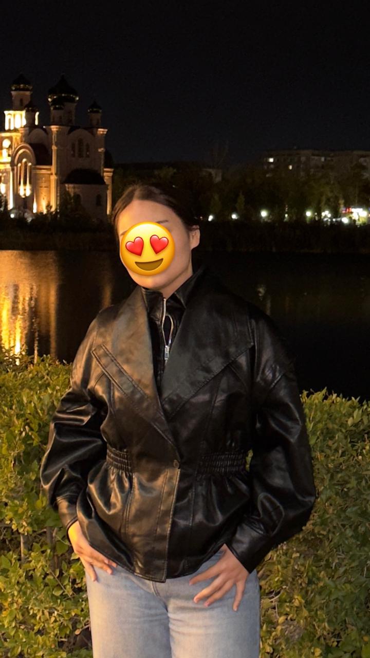 Кожанка черная