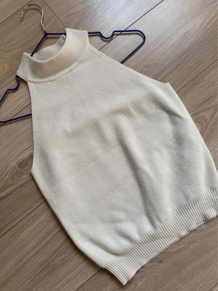 Топ с горлом Hera