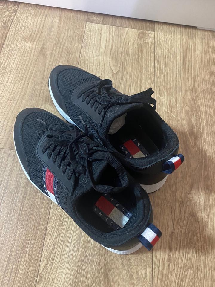 Кроссовки 36 размер Tommy Jeans