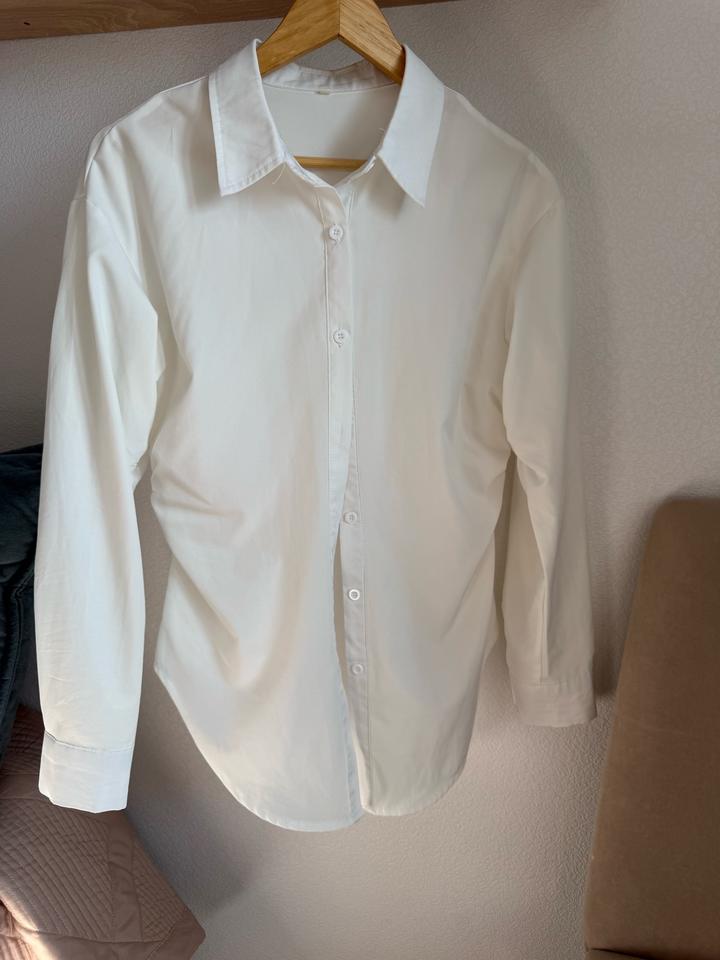 Приталенная белая рубашка, Размер М