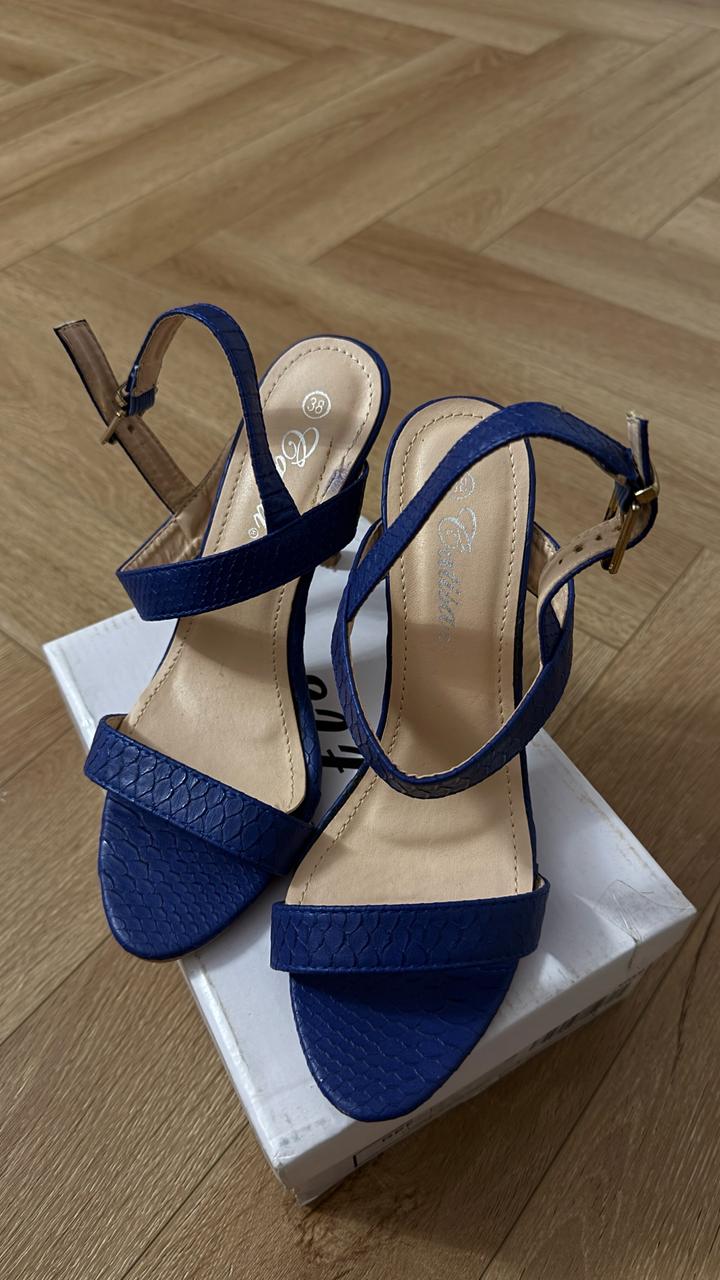 Красивые босоножки