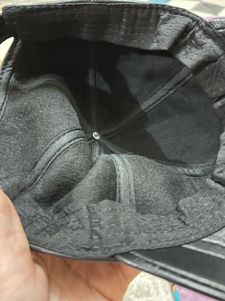 Кожанный кепка