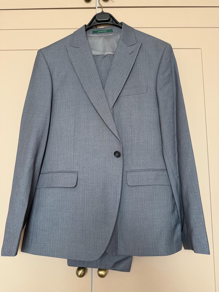 Костюм мужской тройка