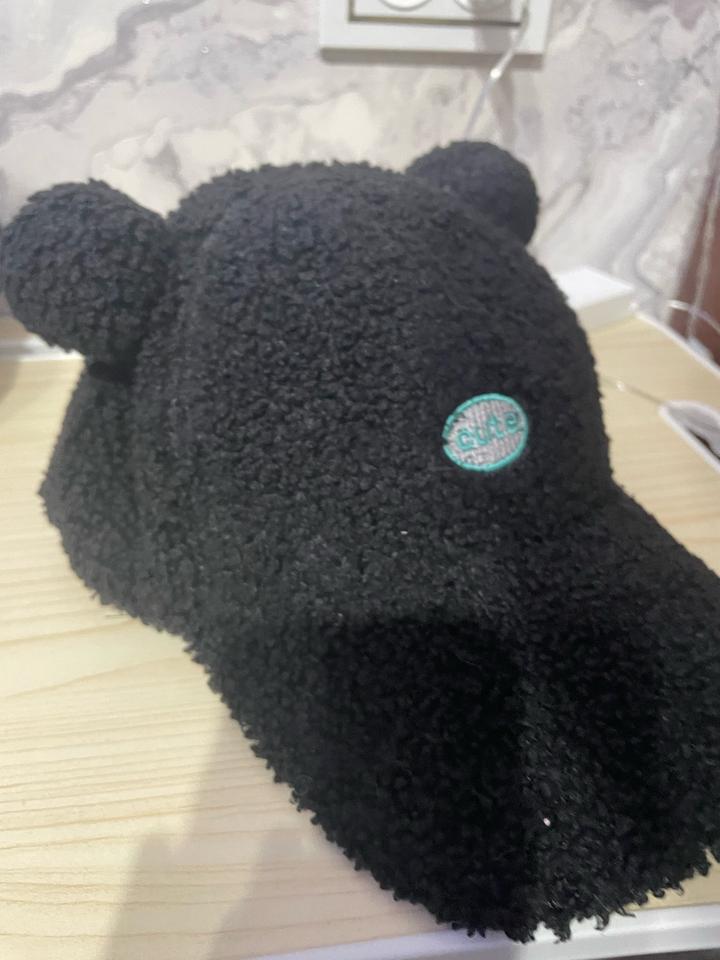 Черная кепка