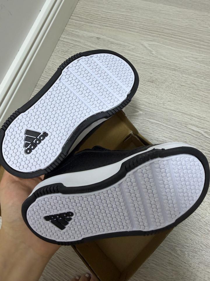 кроссовки адидас