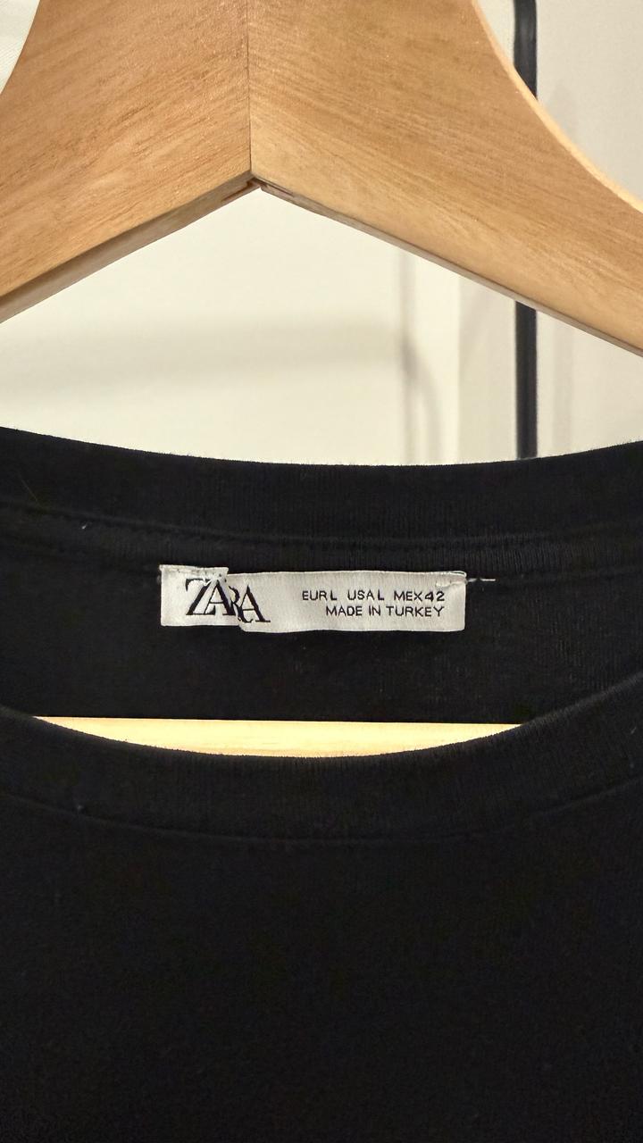 Черный лонгслив Zara