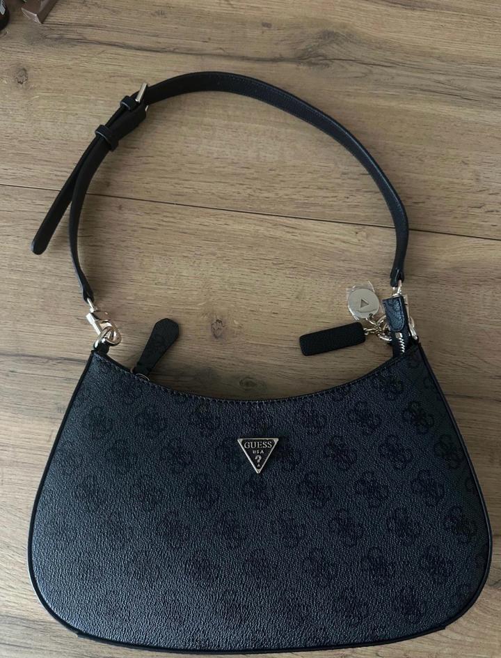 Новая сумка Guess