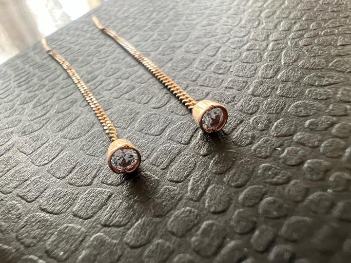 Серьги гвоздики-цепочки висячие золото 585 и фианиты