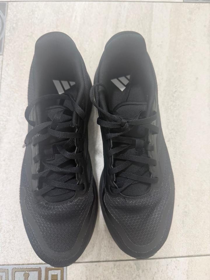 Кроссовки Adidas