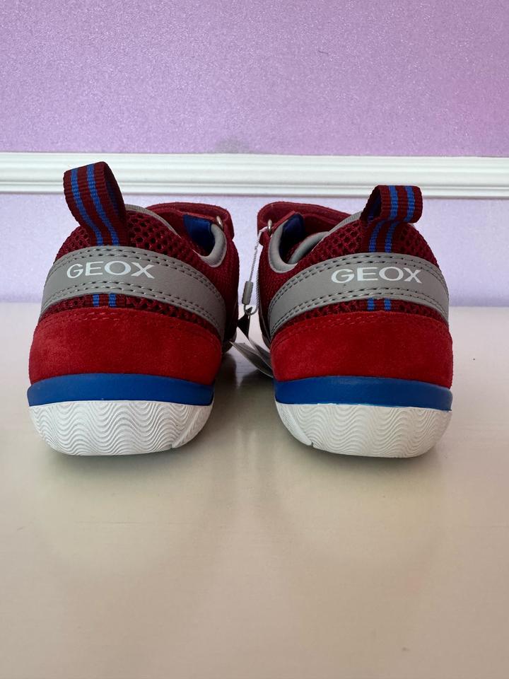 Новые кроссовки Geox