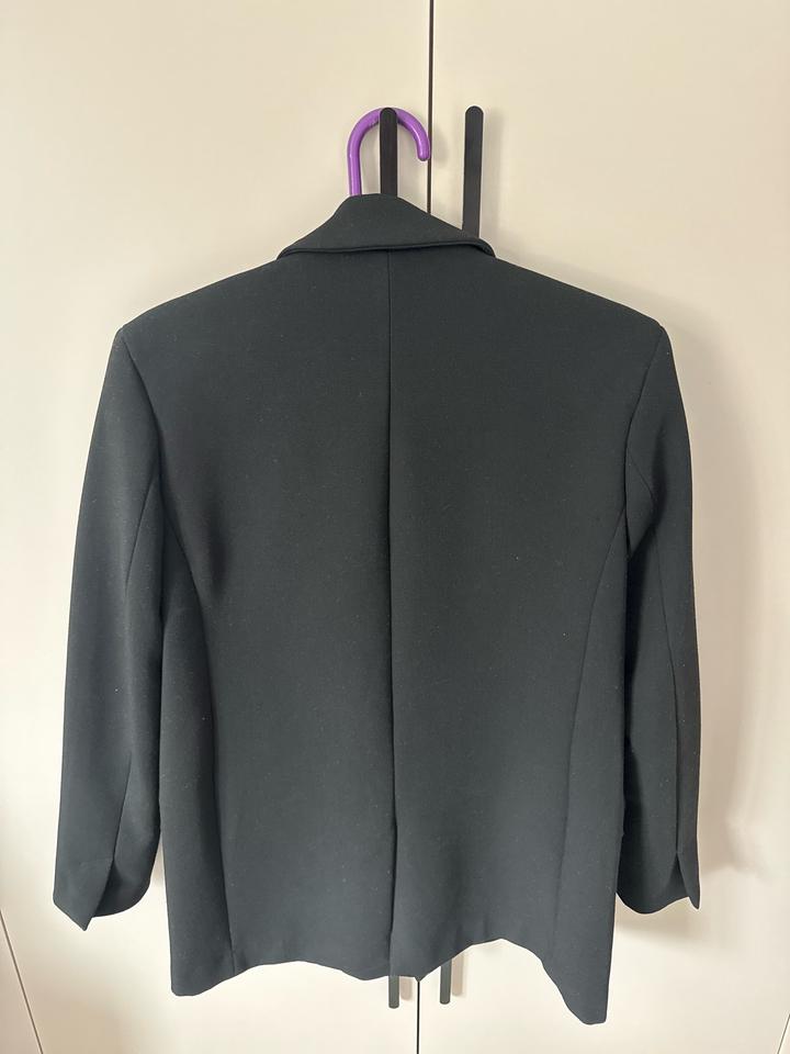 Черный пиджак Zara