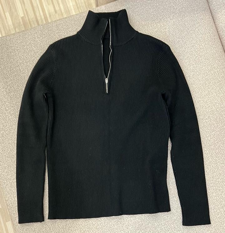 Черная кофта