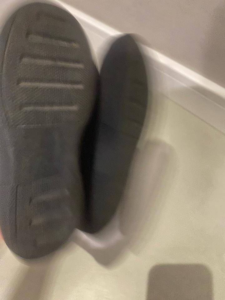 Продам детские ботиночки