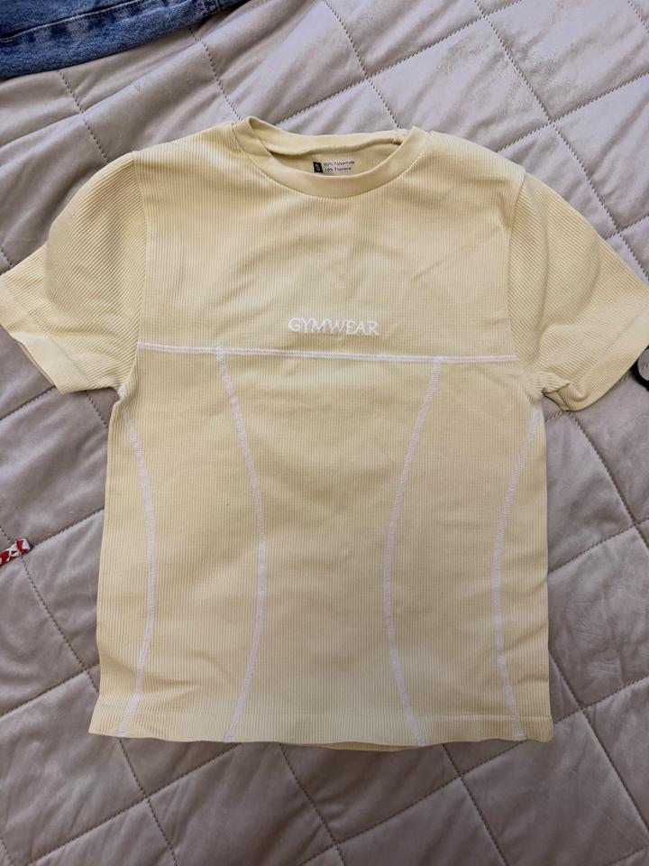 Спортивный топ