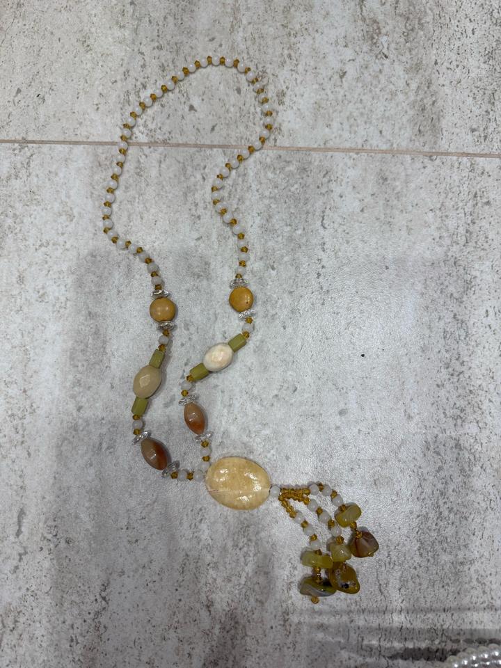 Бусы из натуральных камней